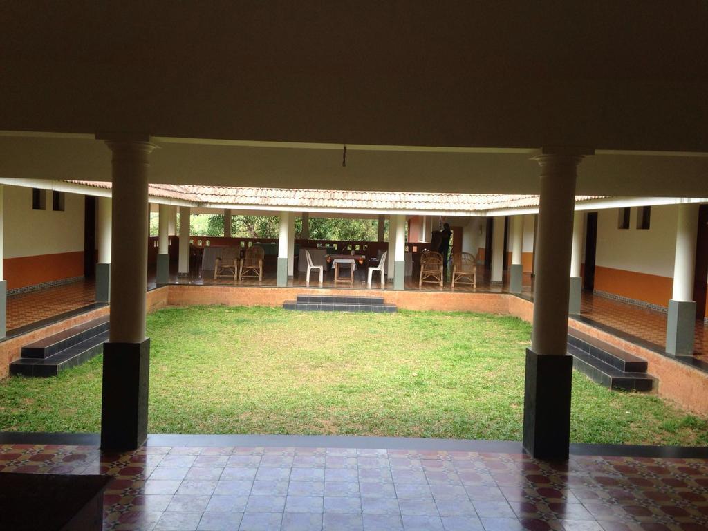 Stay Simple 3 Hills County Resort Kalpetta Esterno foto