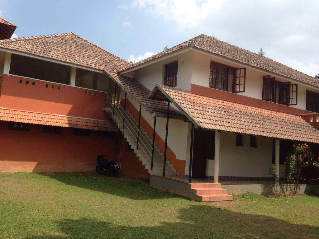 Stay Simple 3 Hills County Resort Kalpetta Esterno foto