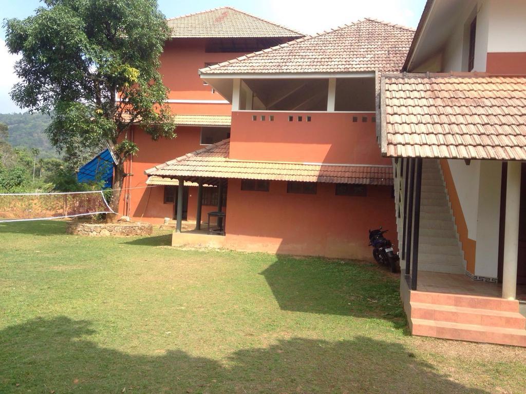 Stay Simple 3 Hills County Resort Kalpetta Esterno foto