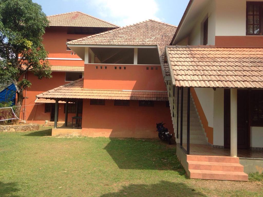 Stay Simple 3 Hills County Resort Kalpetta Esterno foto
