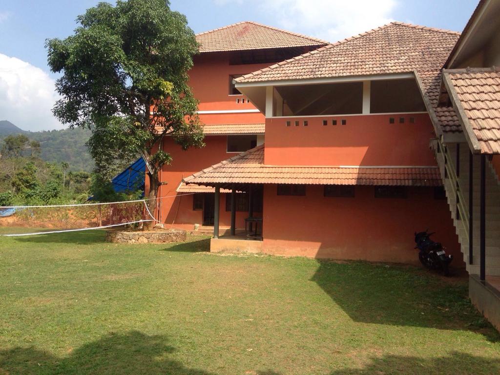Stay Simple 3 Hills County Resort Kalpetta Esterno foto