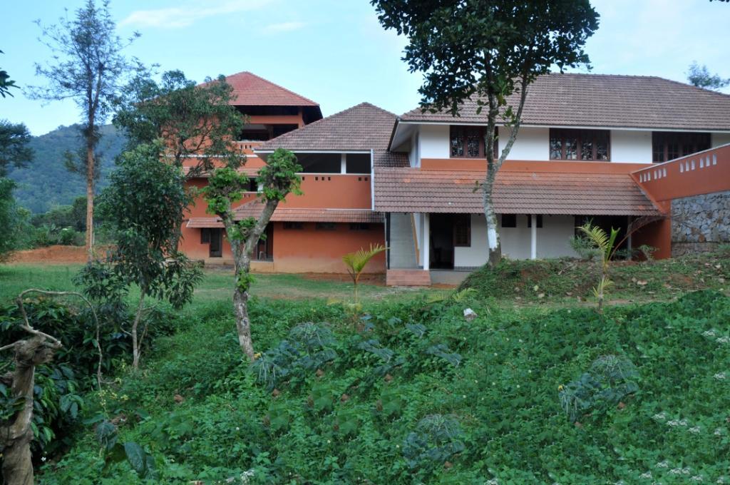 Stay Simple 3 Hills County Resort Kalpetta Esterno foto