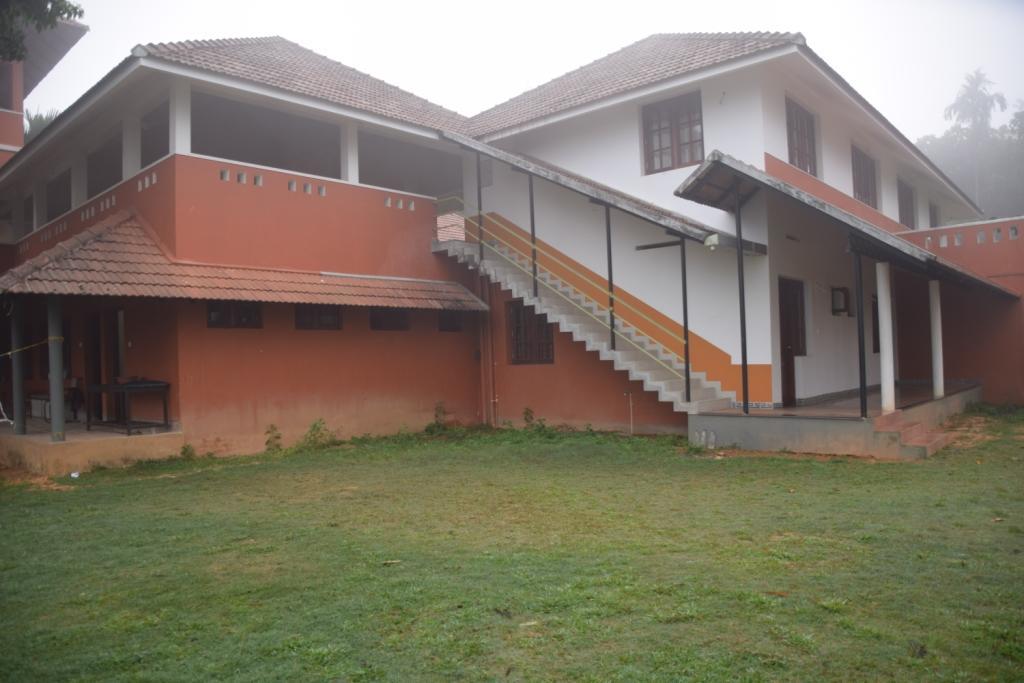 Stay Simple 3 Hills County Resort Kalpetta Esterno foto